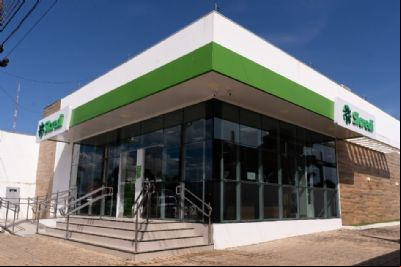 Parceria do Sicredi e FCDL-MT fortalece economia local; compre no com